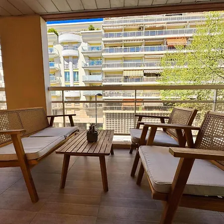 6 Couchages Centre Les Pins 200m De La Mer, Piscine Sur Le Toit, Parking Inclus Juan-les-Pins